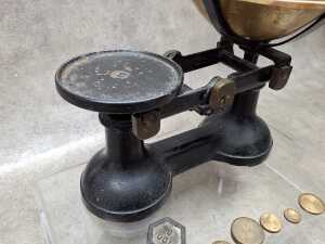 Antique cast iron and brass balance scales. - 3