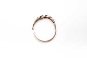 A broken diamond ring in 9 carat yellow gold - 4