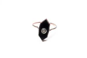 A ring and a mourning pin in 9 carat gold. - 2