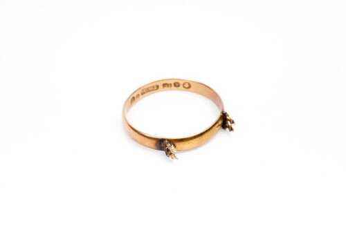 A ring setting in 18 carat yellow gold