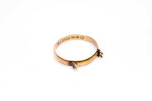 A ring setting in 18 carat yellow gold