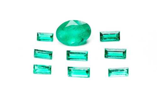 A large collection of Colombian emeralds 13.75cts