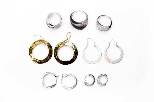A collection of jewellery in sterling silver