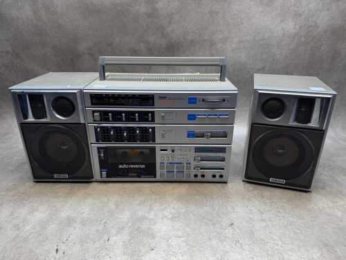 Yamaha Natural Sound PC-8 portable stereo system with speakers