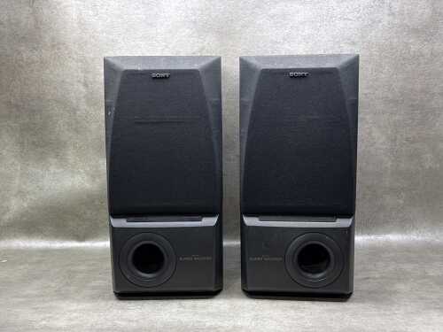 Pair of Sony SS-LA495 bass reflex speakers
