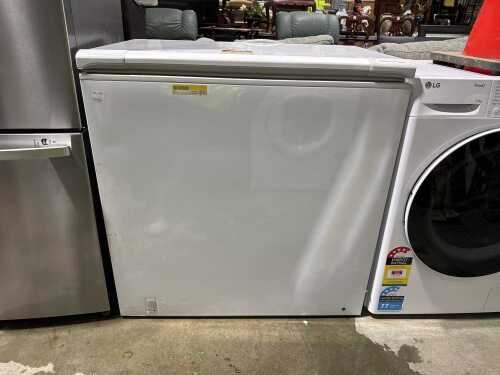 Fisher & Paykel chest freezer 215L capacity