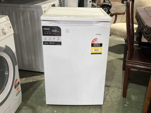 ChiQ bar refrigerator 102L capacity