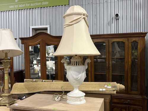 Classical urn-shaped ceramic table lamp with shade