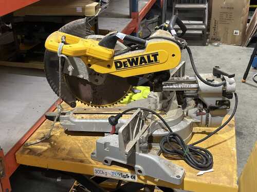 DeWalt 12-inch sliding dual-bevel compound miter saw