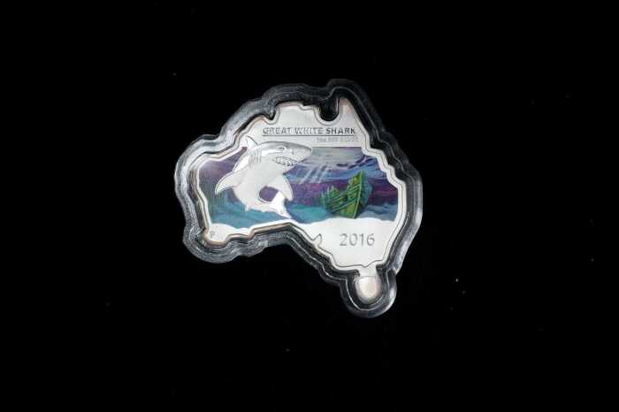 Australia Map Shaped Great White 2016 $1 Silver Coin 1 oz