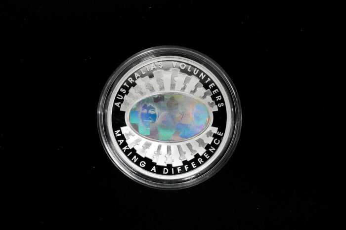 Volunteers 2003 $1 Silver Proof Hologram Coin, 36.31g