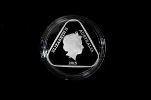 Anzac 2015 $1 Triangular Silver Proof Coin 1 oz - 2