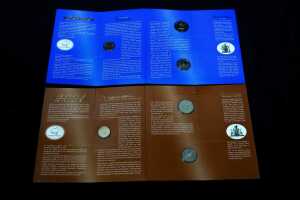 Eight Australian 2001 uncirculated coin sets - 4
