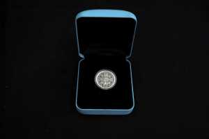 Cook Islands Crown Jewels silver locket coin & 1787 Proclamation Shilling 50c, 31.35g - 4