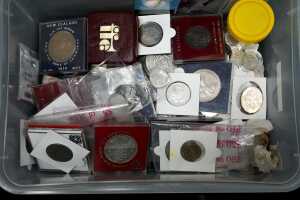 A box of assorted decimal coins - 5
