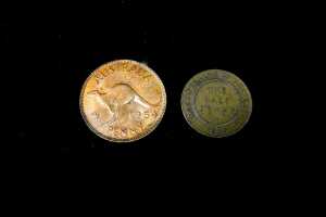 A tin of assorted Australian pennies and halfpennies - 3
