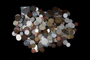 1.5kg of assorted world coins.