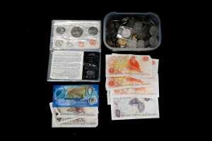 Group of New Zealand decimal and pre decimal coins and notes