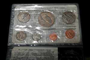 Group of New Zealand decimal and pre decimal coins and notes - 2