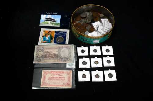 Group of Assorted World coins and notes