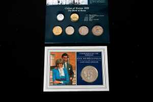 Group of Assorted World coins and notes - 4