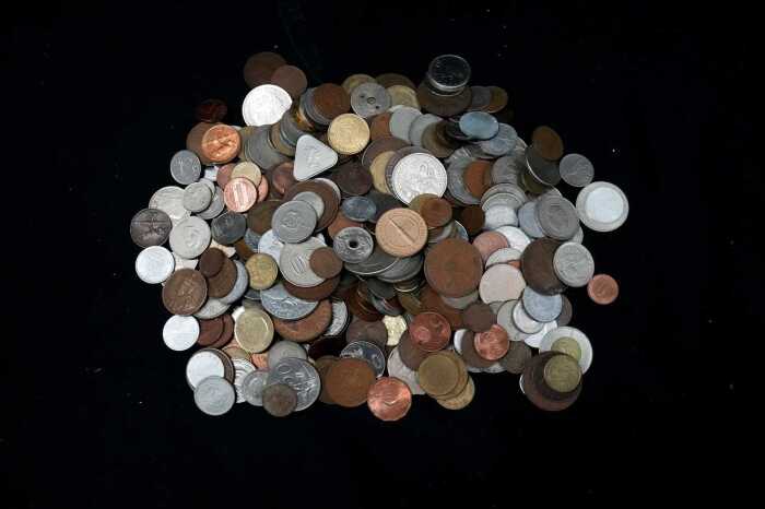 2.3kg of assorted world coins.