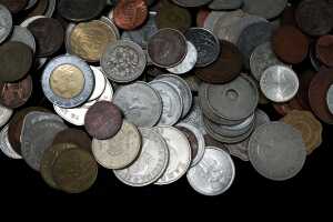1.5kg of assorted world coins. - 2