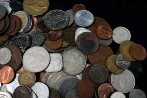 1.5kg of assorted world coins. - 3