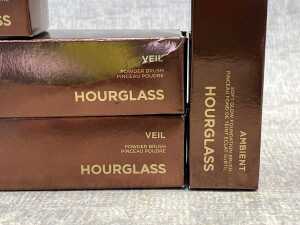 Group of Hourglass makeup brushes - 2