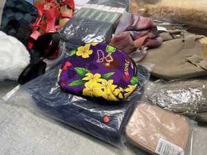 Group of Women's accessories - 4