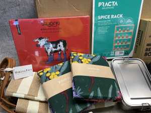 Group of homewares - 2