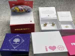 Group of accessories - 2