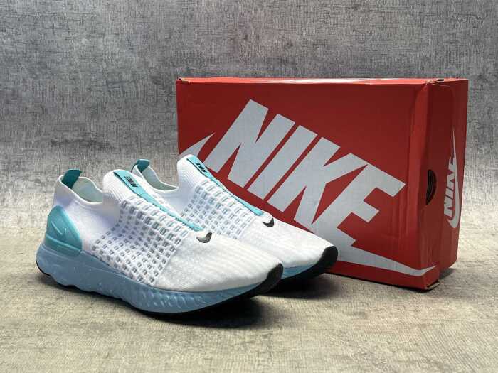 Nike React Phantom Run Flyknit 2 size US 9.5