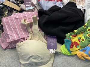 Group of Women's clothing size XL - 5