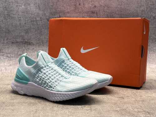 Nike React Phantom Run Flyknit 2 size US 8.5 Women's