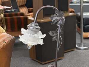 Figural lady lamp - 3