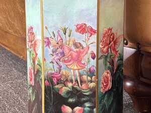 Porcelain umbrella stand with fairy design - 2