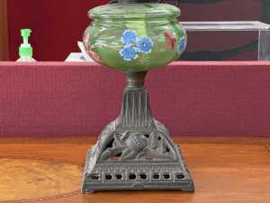 Antique American kerosene lamp - 2