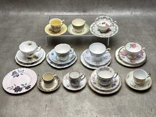 Assorted porcelain trios and duos