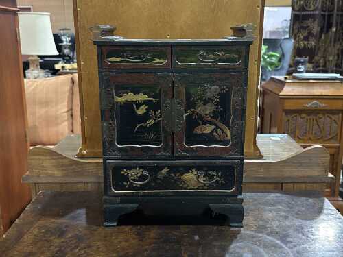 Vintage Chinese timber case