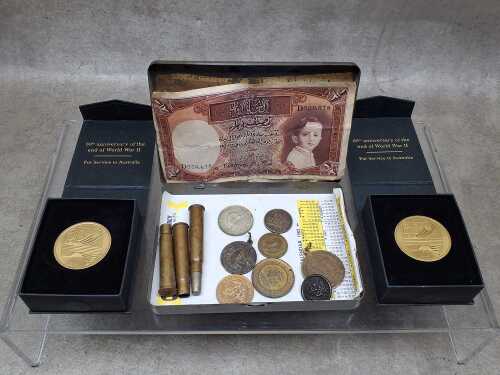 Group of vintage items