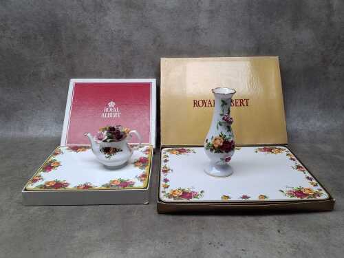 Four Royal Albert Old Country Roses items