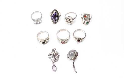A collection of jewellery in sterling silver