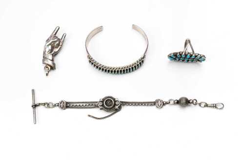 A collection of jewellery in sterling silver.