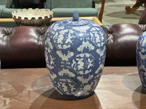 Chinese mid 20th century export blue and white porcelain ginger jar