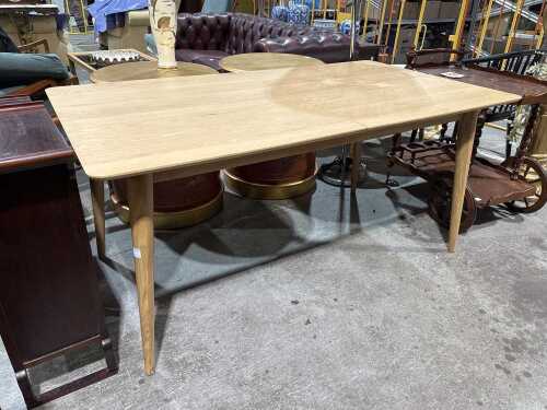 'Niche' Mid-century style dining table