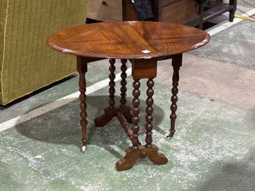 Vintage drop-side gate leg occasional table