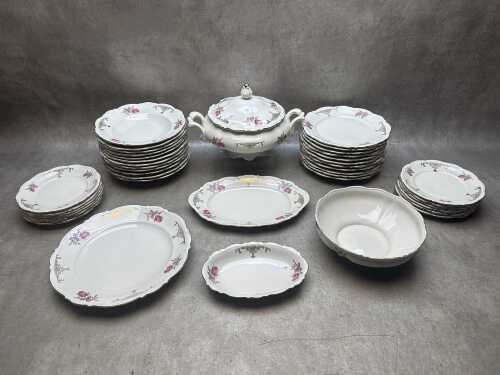 Mitterteich Bavaria porcelain dinner setting for ten