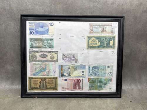 Framed world banknotes