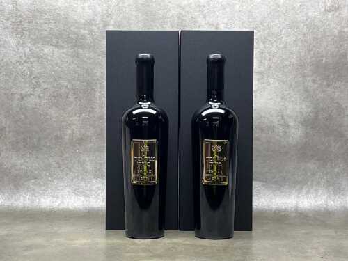 Two Tempus Two 2017 Shiraz Wine, Gold Series